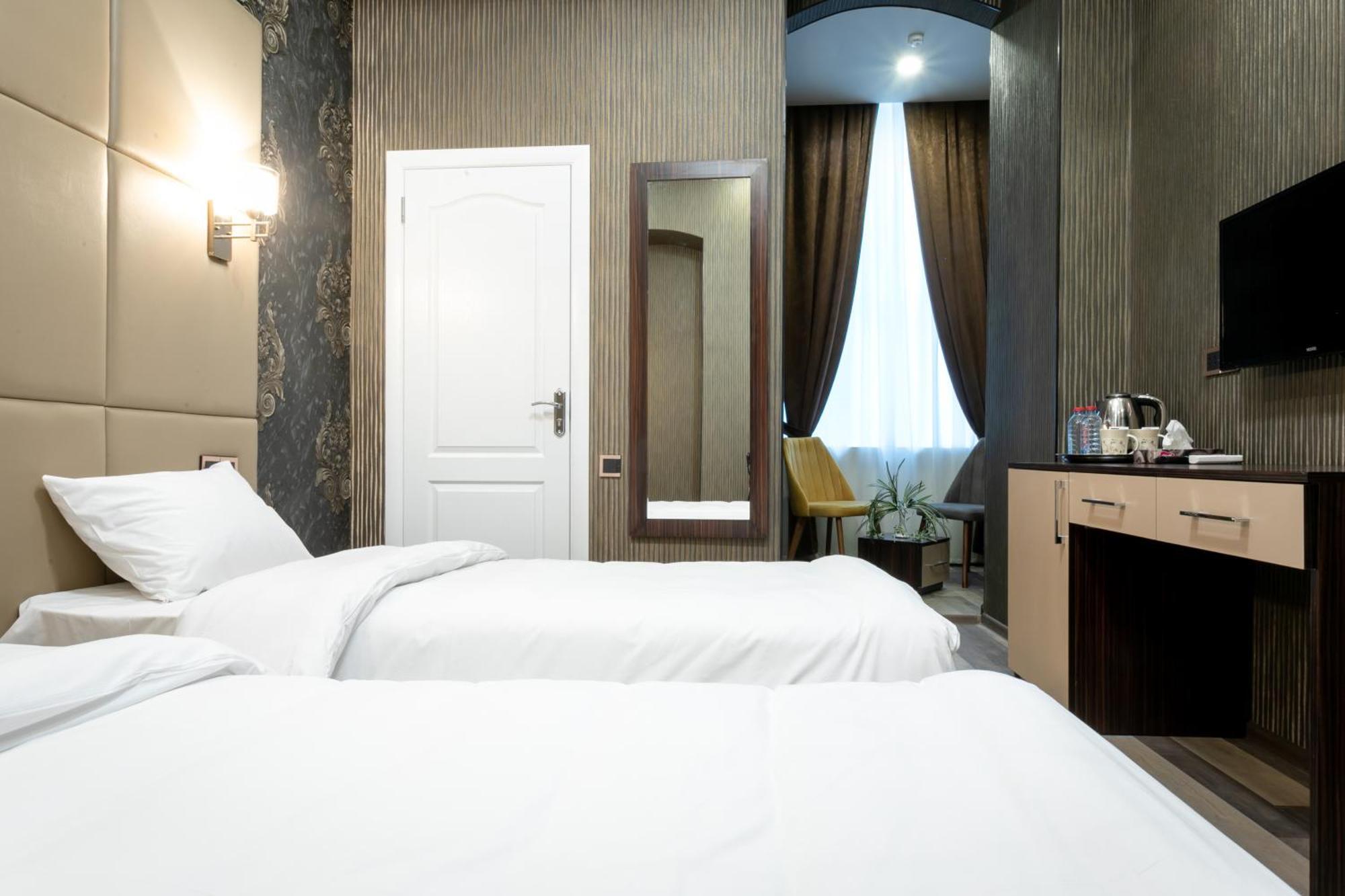 Garden Inn Nizami Hotel Баку Экстерьер фото
