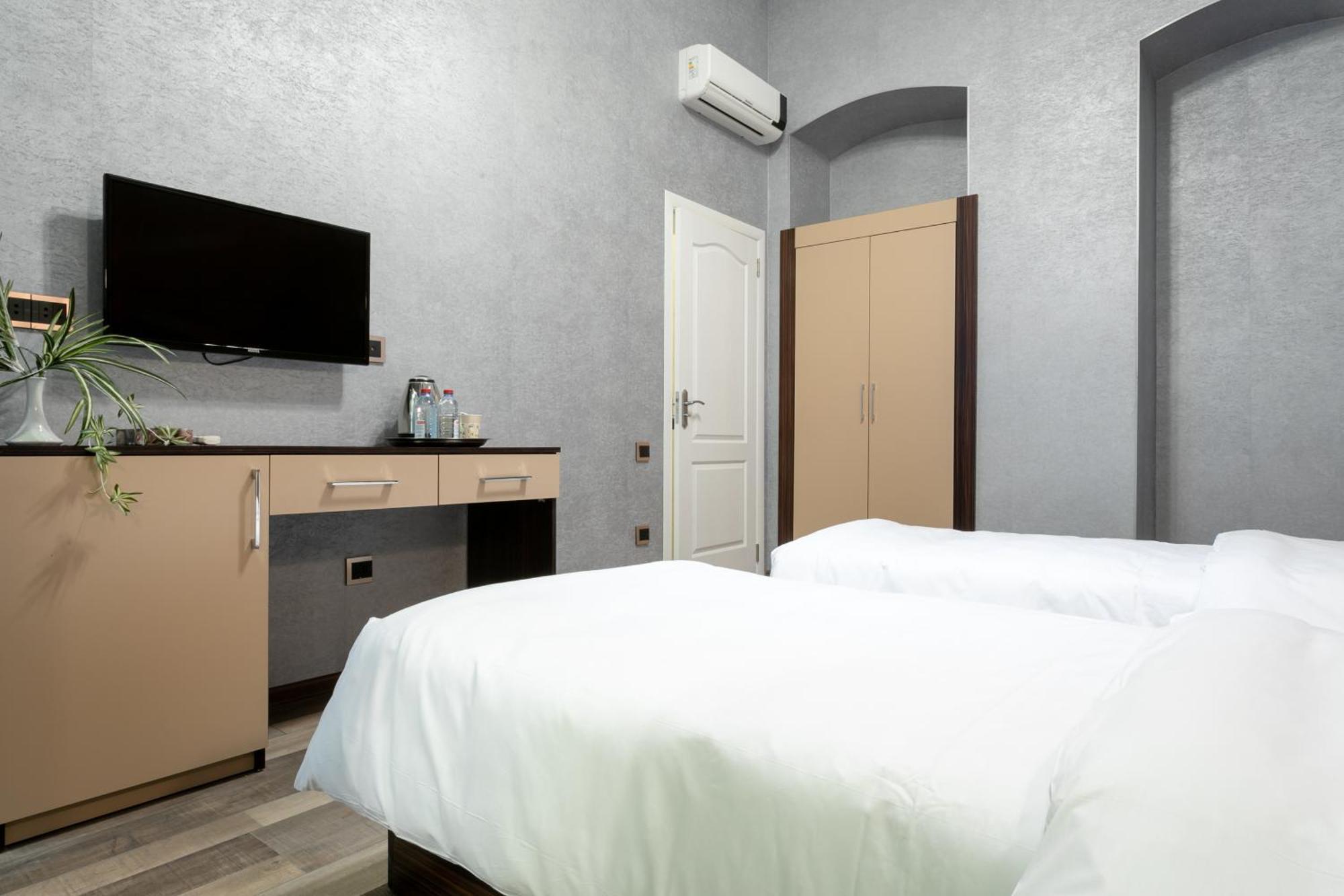 Garden Inn Nizami Hotel Баку Экстерьер фото