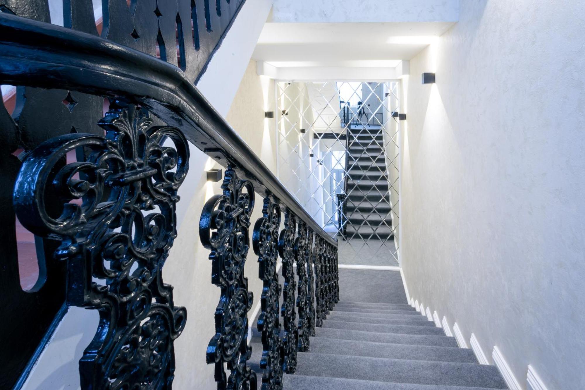 Garden Inn Nizami Hotel Баку Экстерьер фото